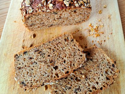 Dinkel-Saaten-Brot
