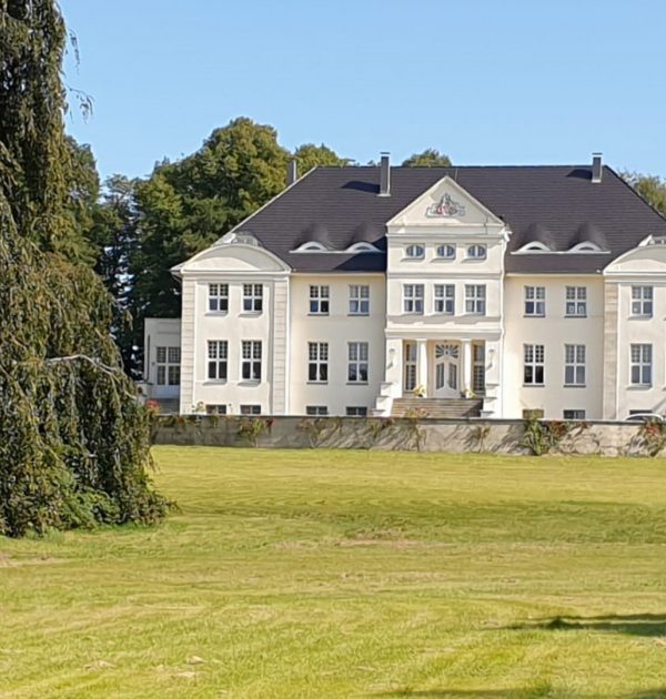 Hus-Doerbern_Ostseeurlaub_Ferienhaus_Wichmannsdorf_Ostsee_Schloss