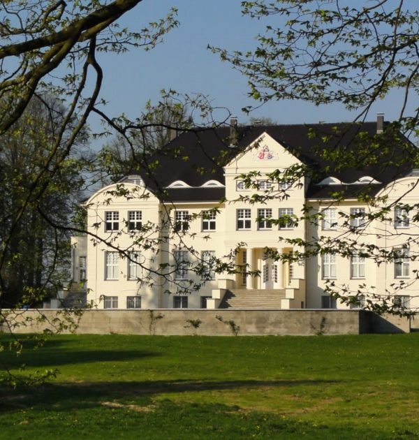 Wichmannsdorf_Schloss_Frühling